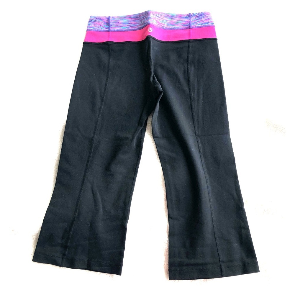 Lululemon EUC reversible black crop w/ pink waist